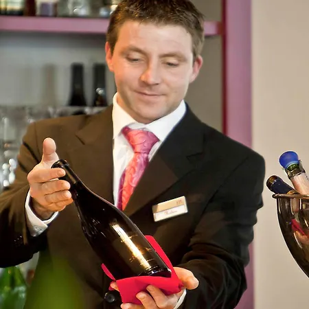 Готель Mercure Nord Тур